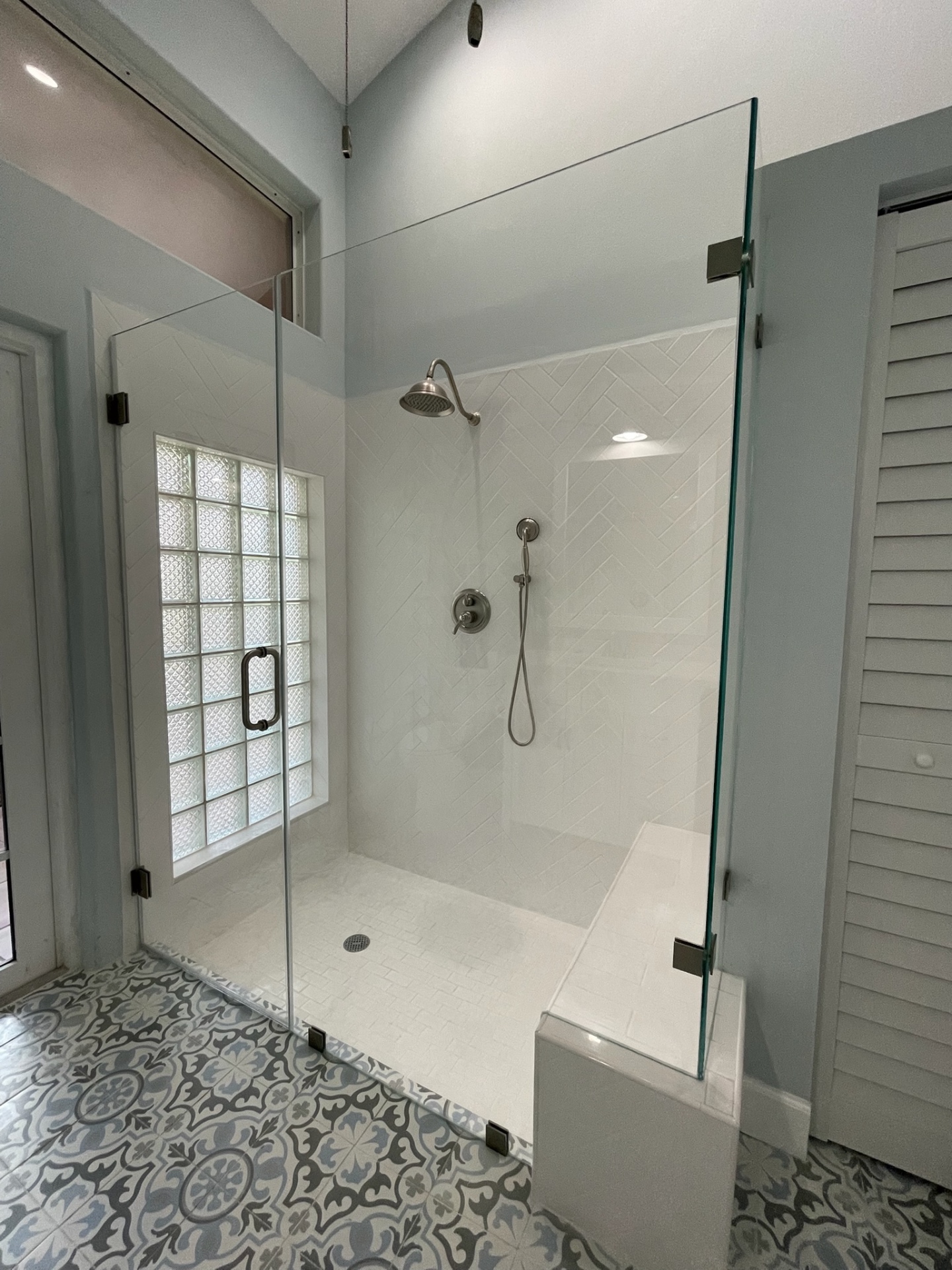 Luxury bathroom with glass partition